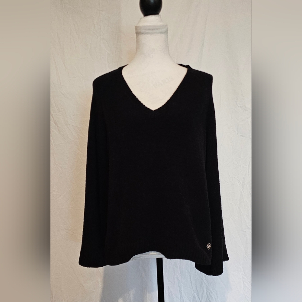 *LIKE NEW* Michael Kors Black V-Neck Sweater